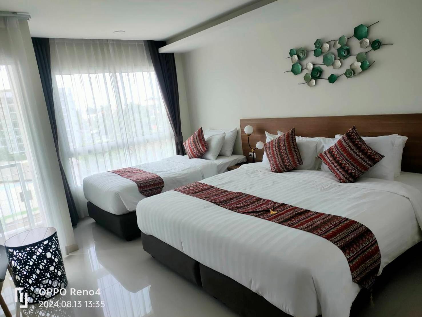 Christella Hotel Laemchabang Si Racha Esterno foto