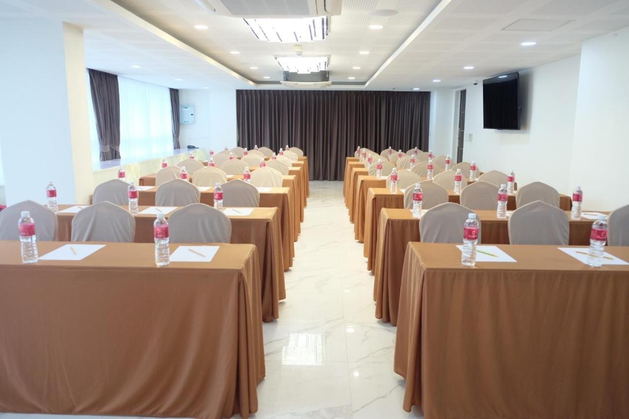 Christella Hotel Laemchabang Si Racha Esterno foto